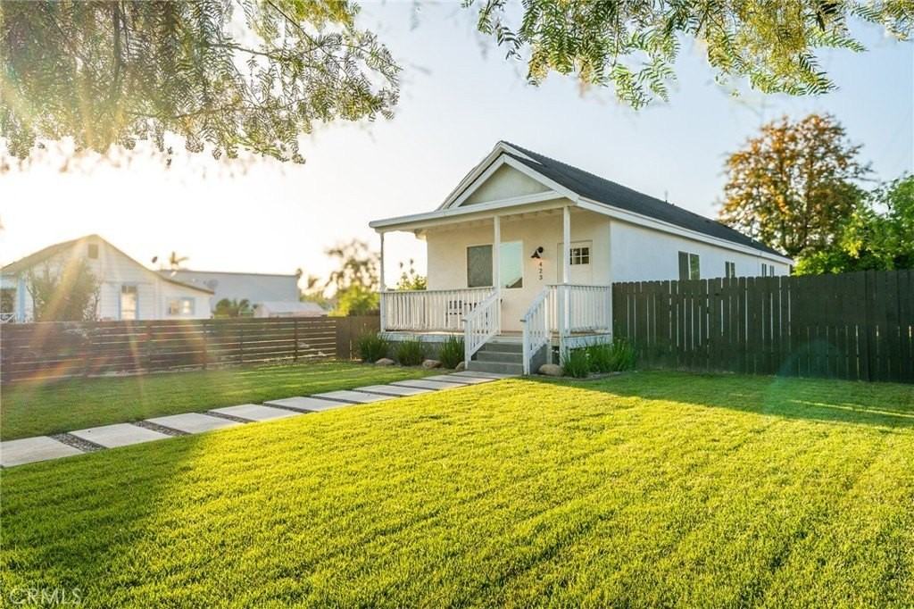 423 E Stuart Ave - Photo 6 of 8