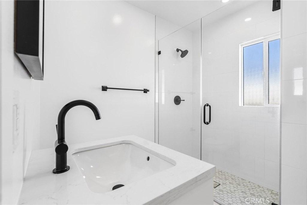 324 13th St - Photo 6 of 21