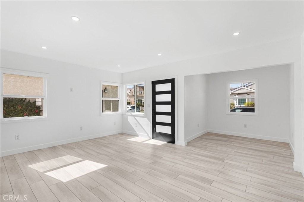 324 13th St - Photo 7 of 21