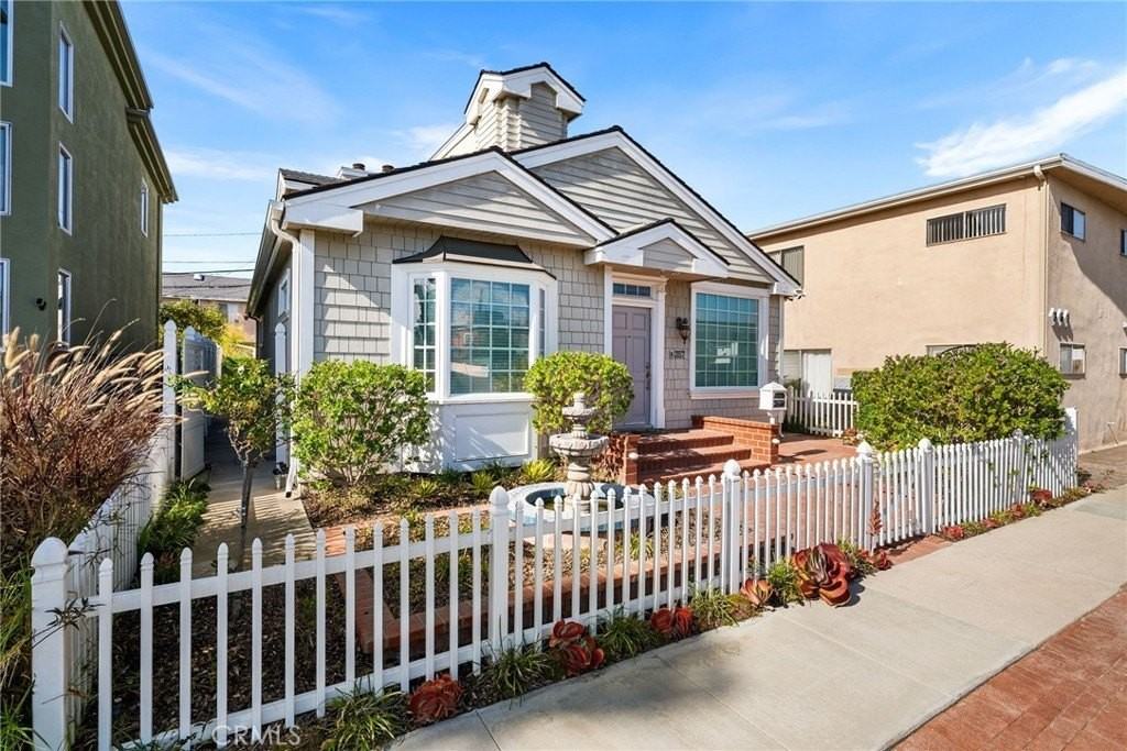 357 13th St - Photo 2 of 25