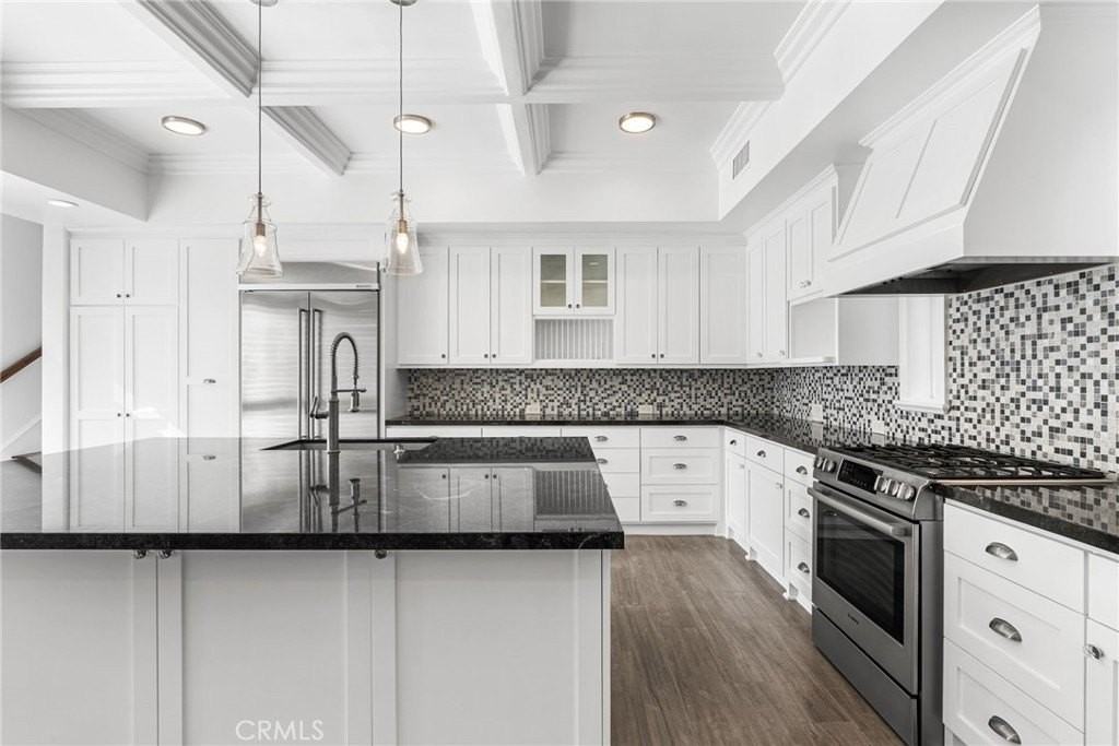 357 13th St - Photo 5 of 25