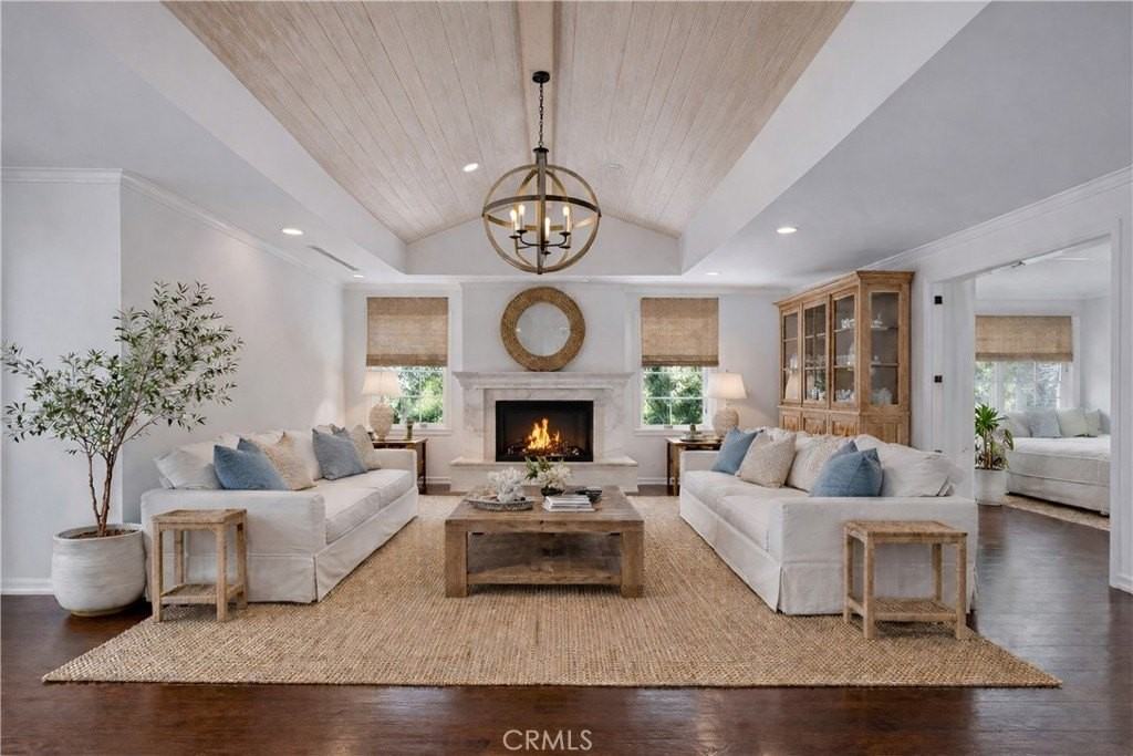 1330 Santanella Ter - Photo 4 of 17