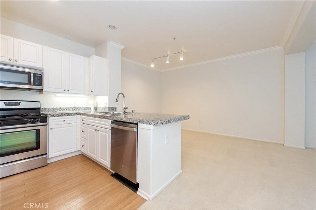 3239 Watermarke Pl - Photo 2 of 19