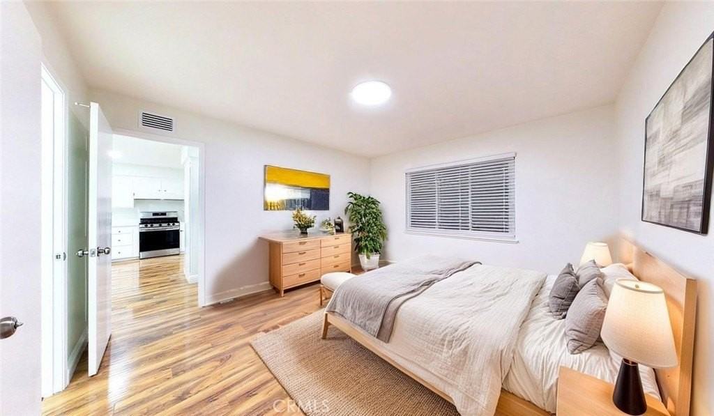 2315 E Alden Ave - Photo 5 of 29