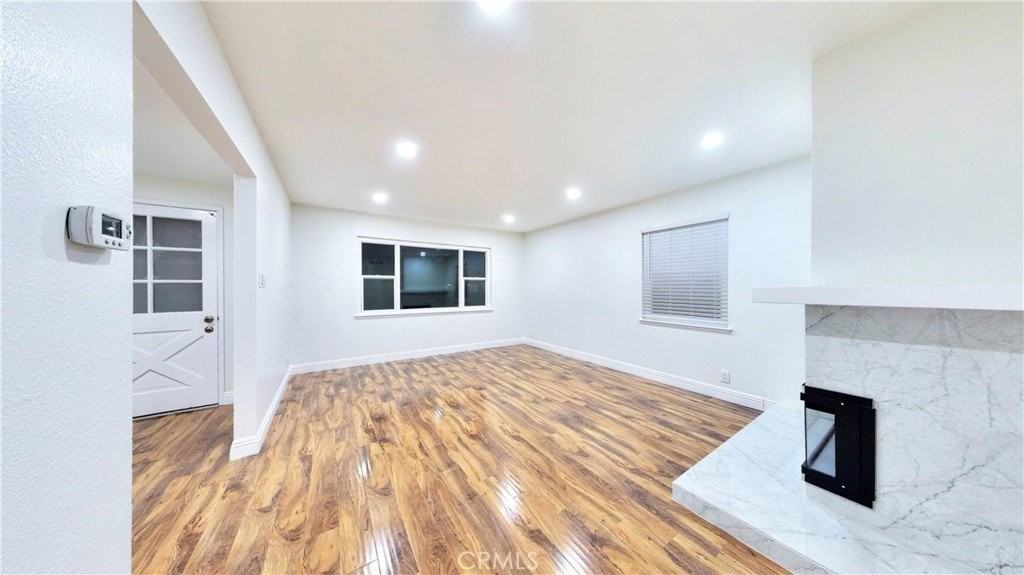 2315 E Alden Ave - Photo 6 of 29