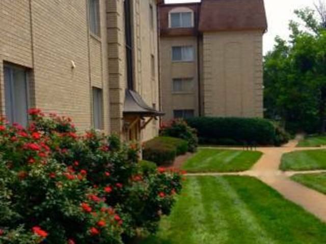Versailles Apartments 1544 Northwinds Estates Dr 118, Ferguson, MO