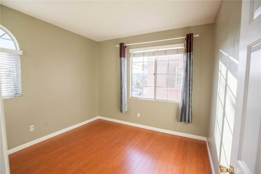 21852 S Vermont Ave #8 - Photo 7 of 12