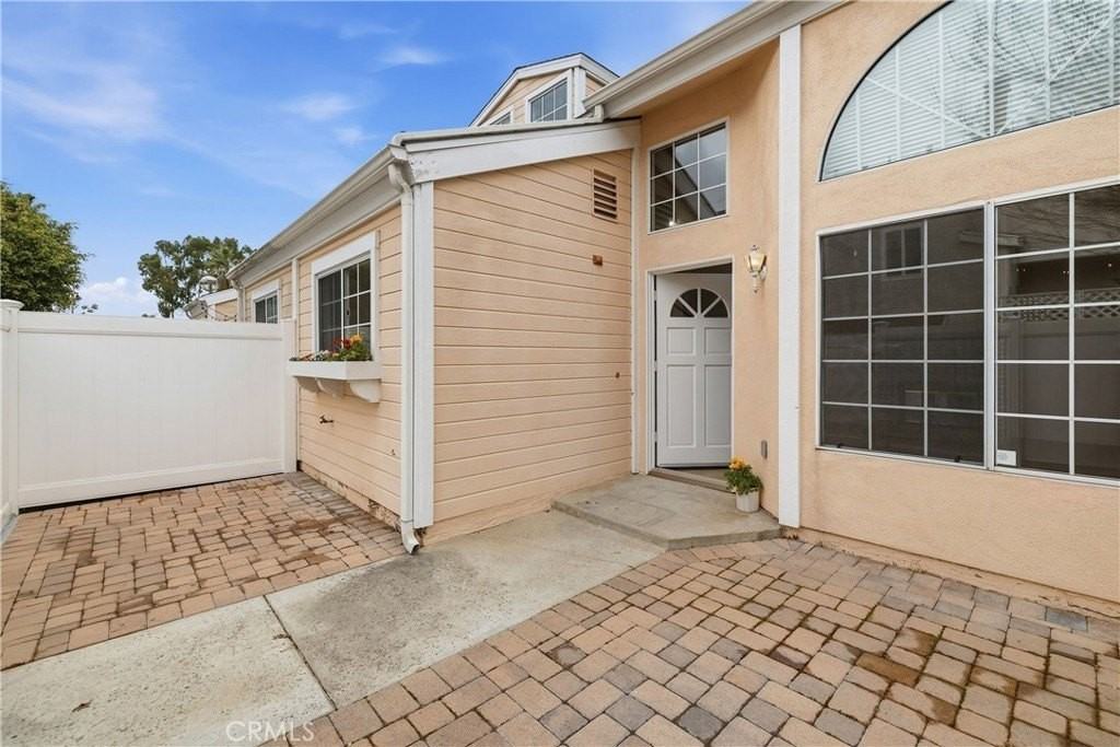 2217 Vanderbilt Ln #3 - Photo 5 of 33