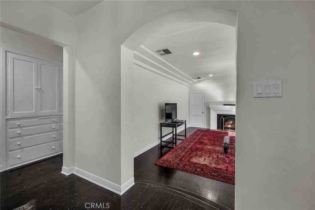 3721 Lankershim Blvd - Photo 7 of 33