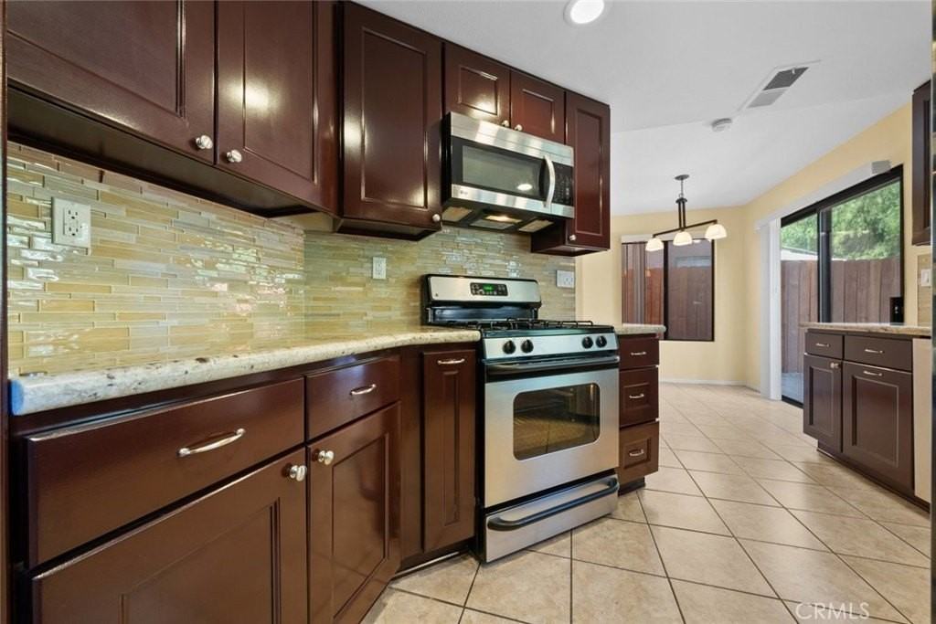 3912 Lost Springs Dr - Photo 4 of 33