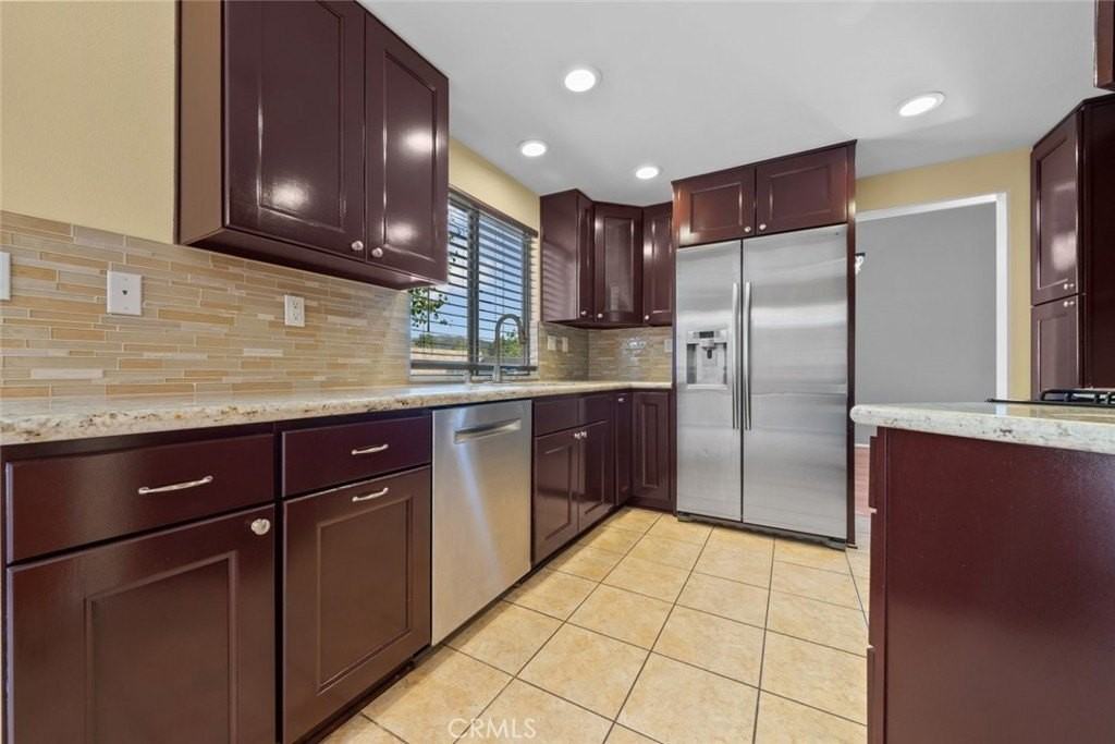 3912 Lost Springs Dr - Photo 7 of 33