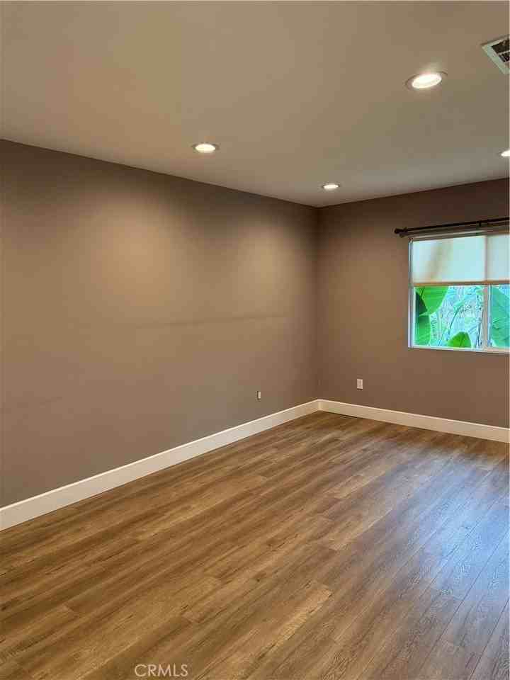 7459 Ruffner Ave - Photo 5 of 20