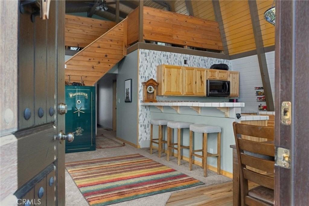 2116 Glacier Dr - Photo 2 of 26