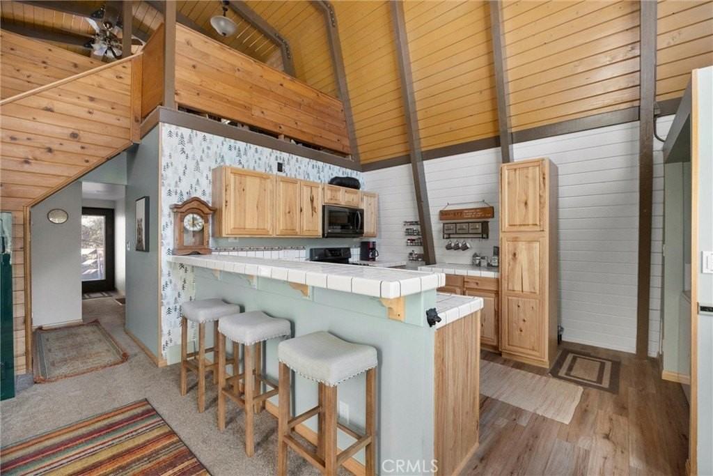 2116 Glacier Dr - Photo 6 of 26