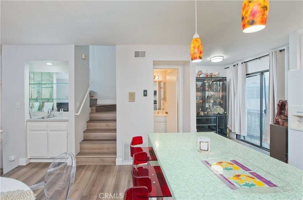 5711 Owensmouth Ave #107 - Photo 5 of 19