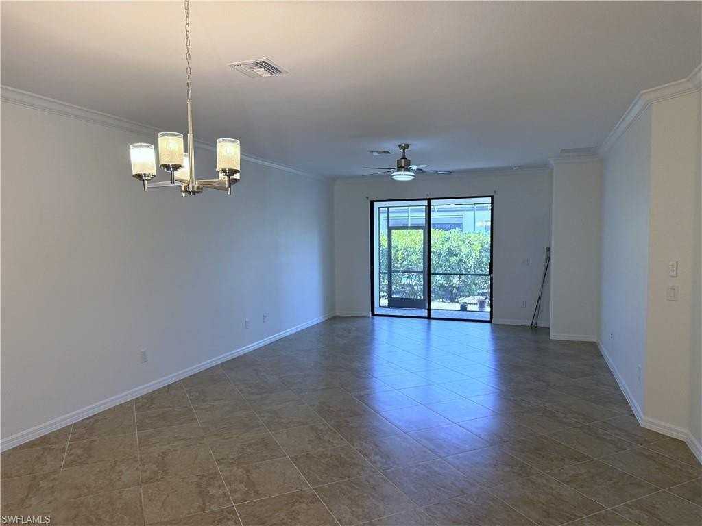 9169 Glenforest Dr - Photo 3 of 11