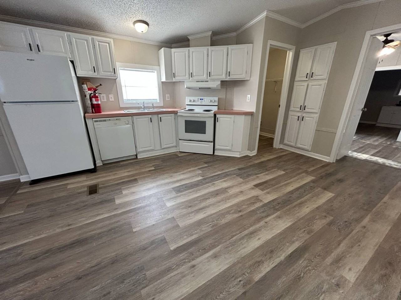 52 White Oak Vlg - Photo 4 of 17