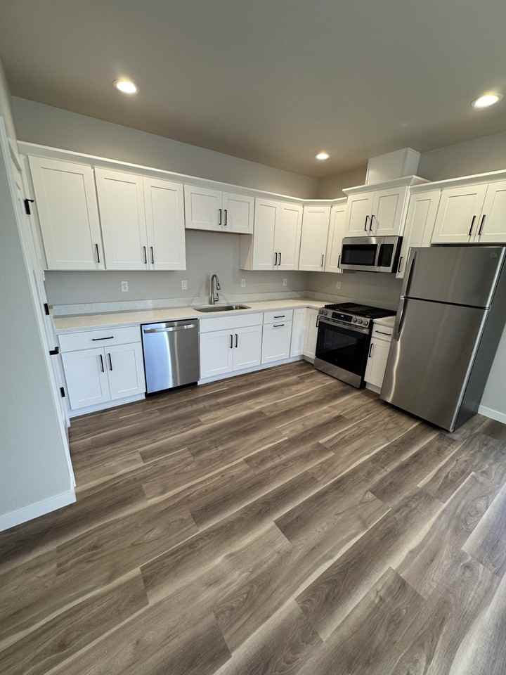 642 Parker Loop - Photo 3 of 11