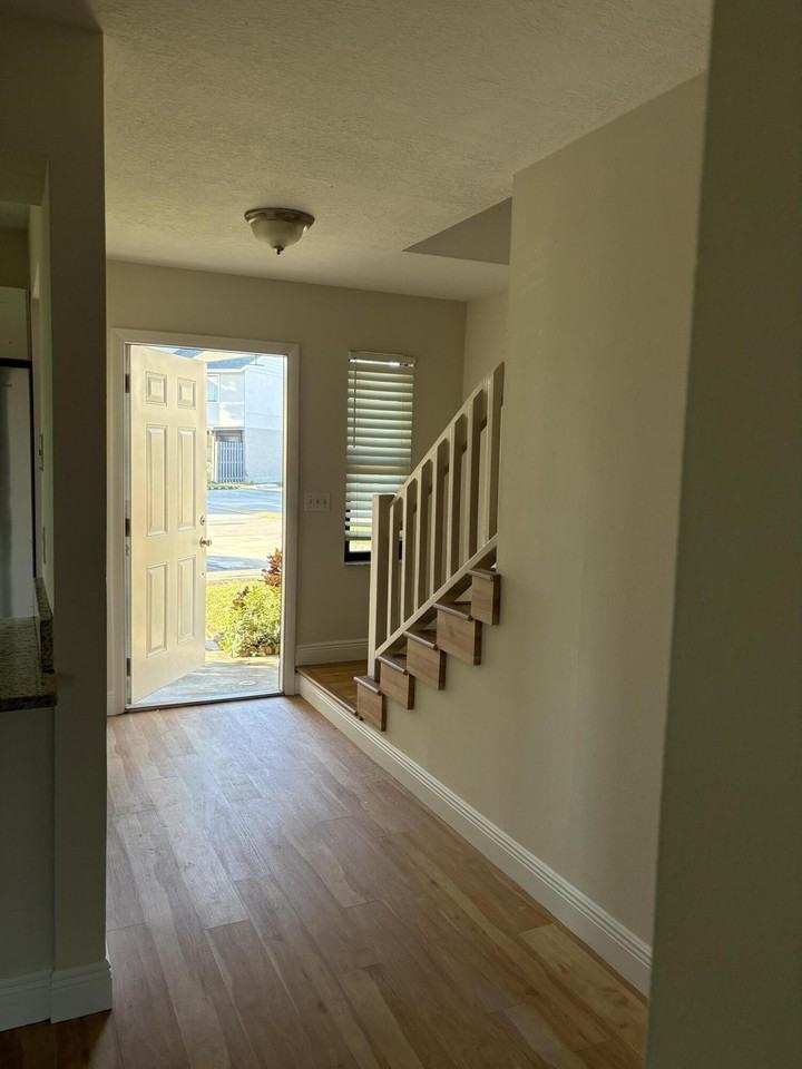 5106 Pier Dr - Photo 3 of 16