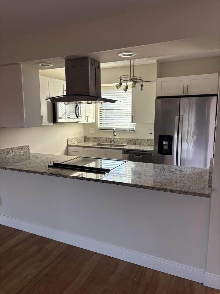 5106 Pier Dr - Photo 5 of 16