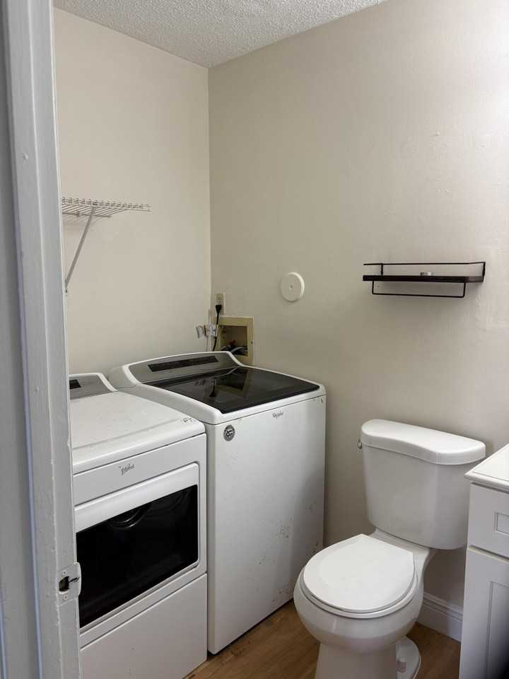 5106 Pier Dr - Photo 7 of 16