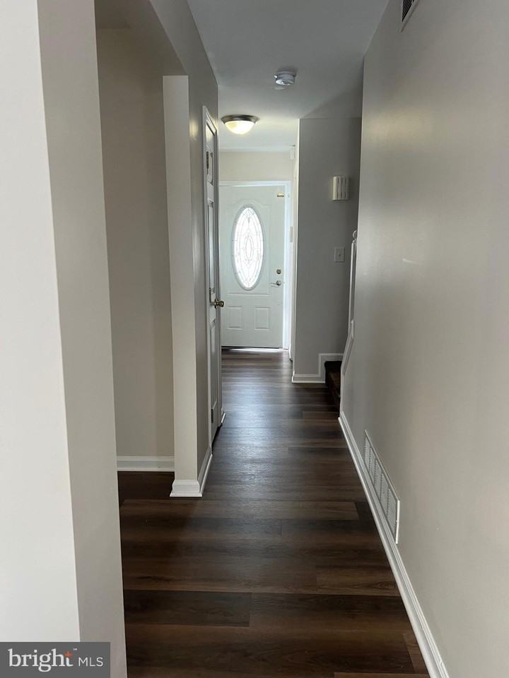 2564 Todd Ct - Photo 2 of 18