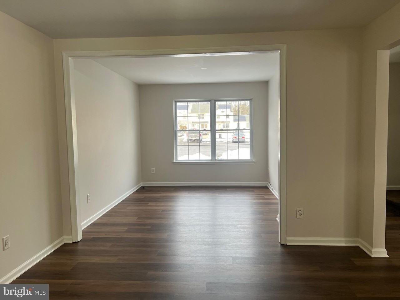 2564 Todd Ct - Photo 3 of 18