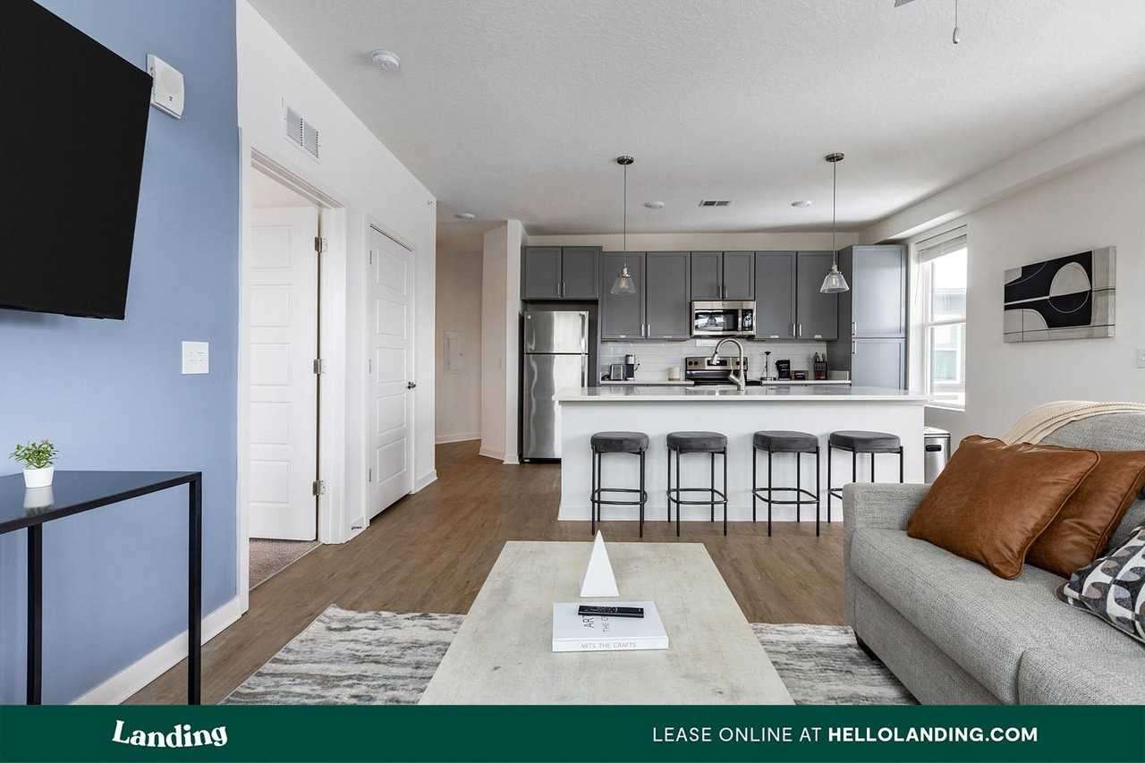 1181 Manhattan Blvd - Photo 5 of 50