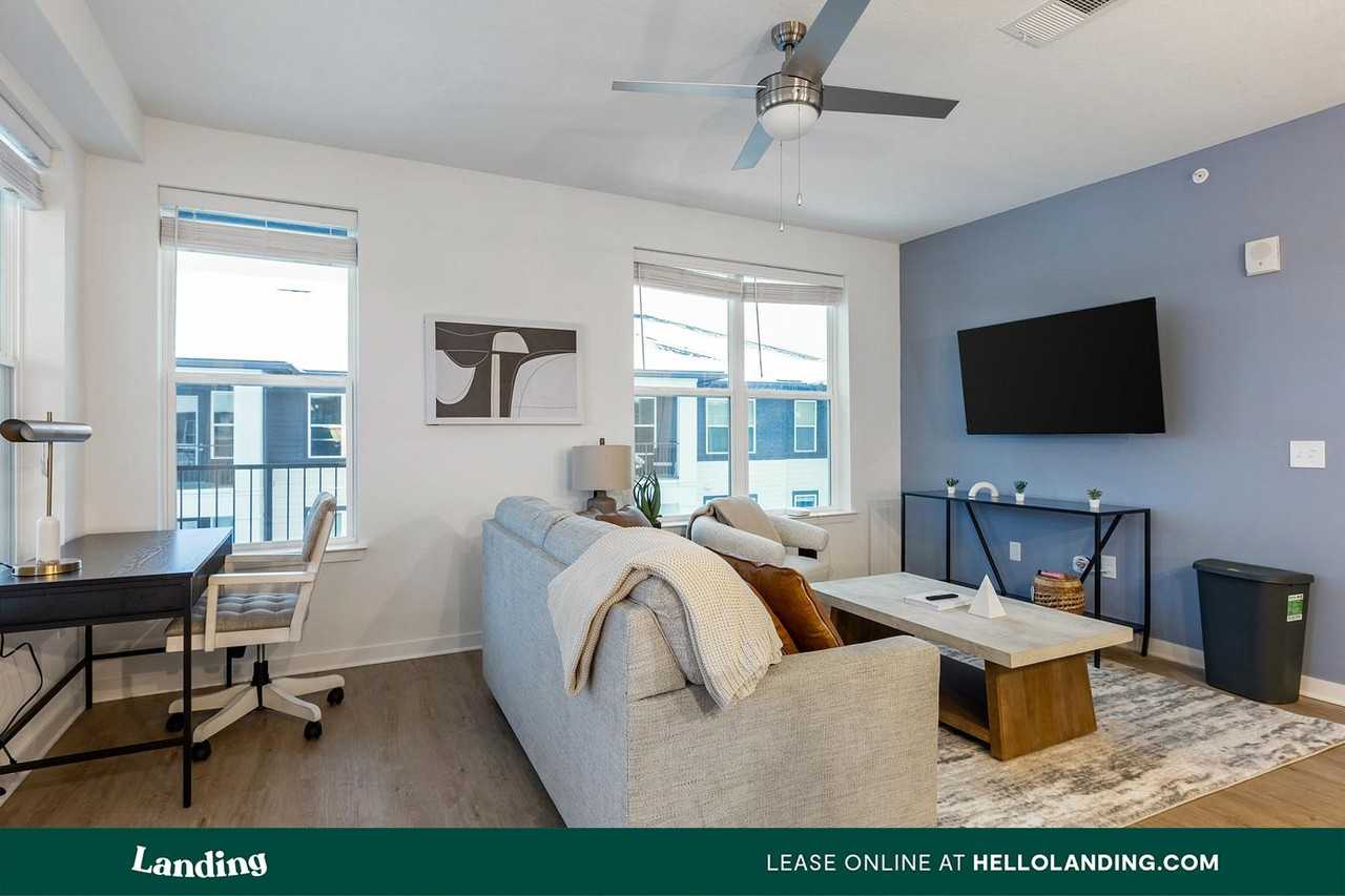 1181 Manhattan Blvd - Photo 6 of 50