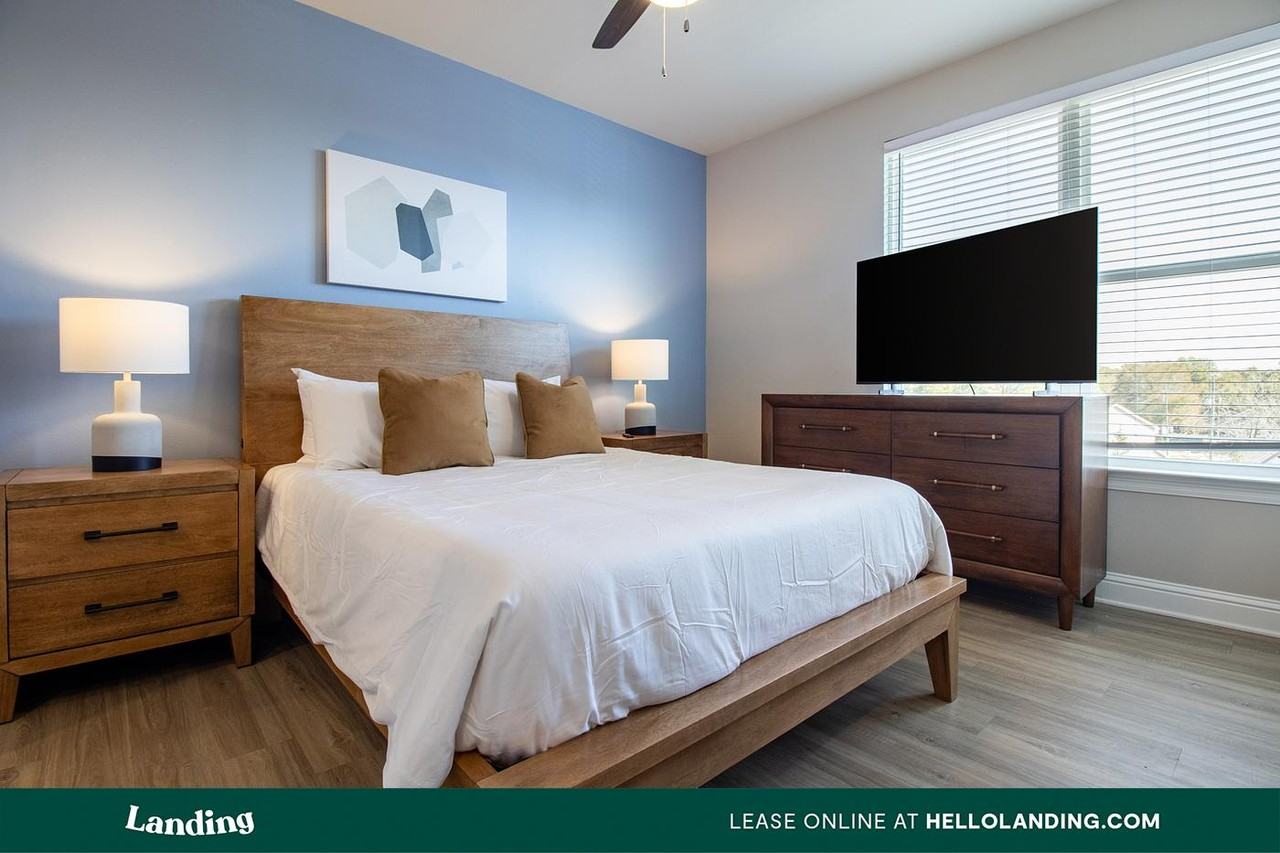 301 E Redstone Ave - Photo 4 of 50