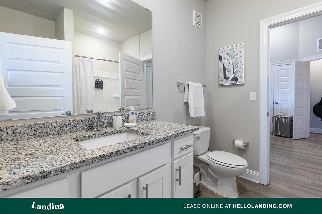 301 E Redstone Ave - Photo 7 of 50