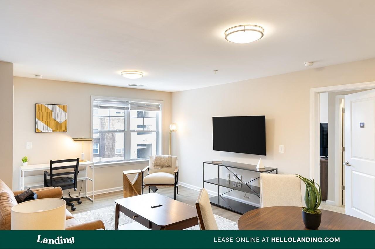 602 Laconia Circle - Photo 4 of 50