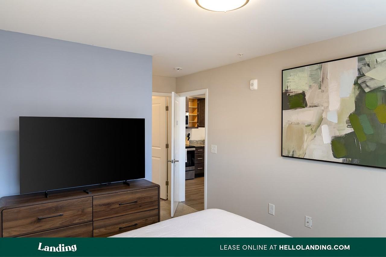 602 Laconia Circle - Photo 6 of 50