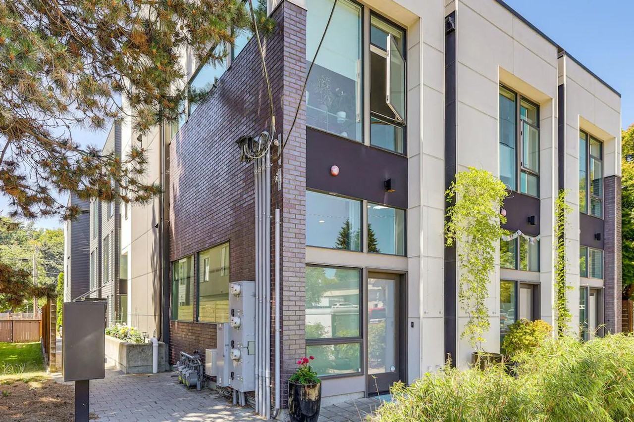 3821 34th Ave W #1386140P - Photo 3 of 25