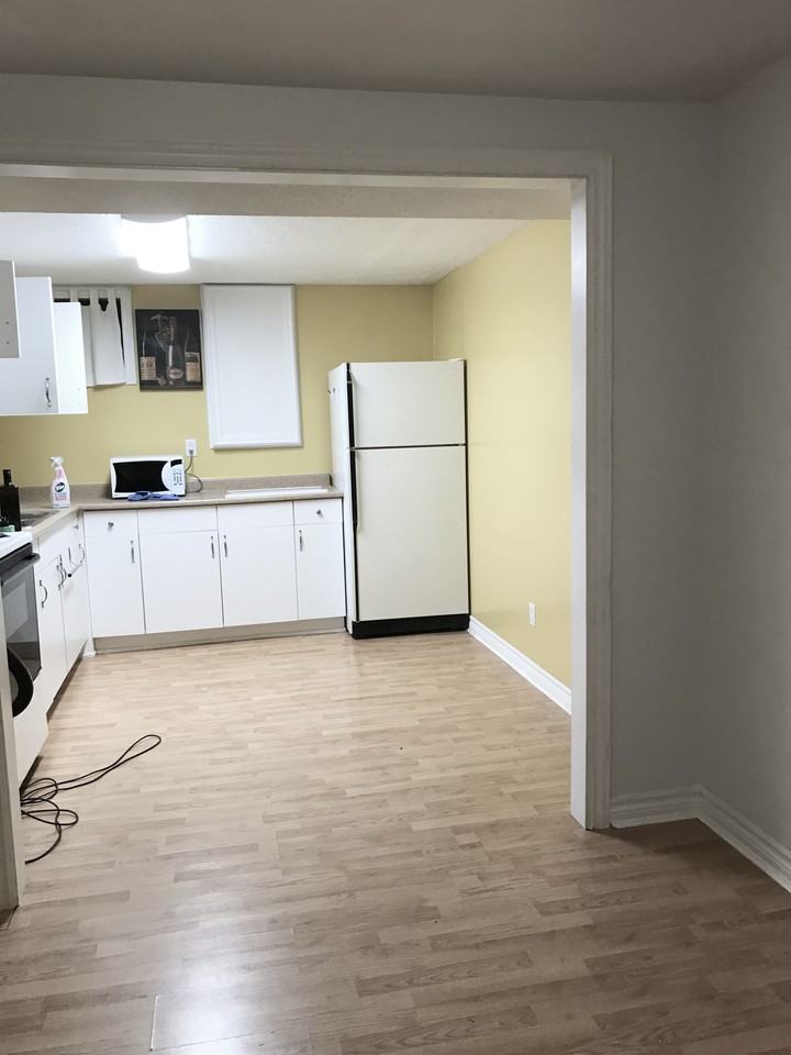 171 Ellwood Drive West - Photo 7 of 17