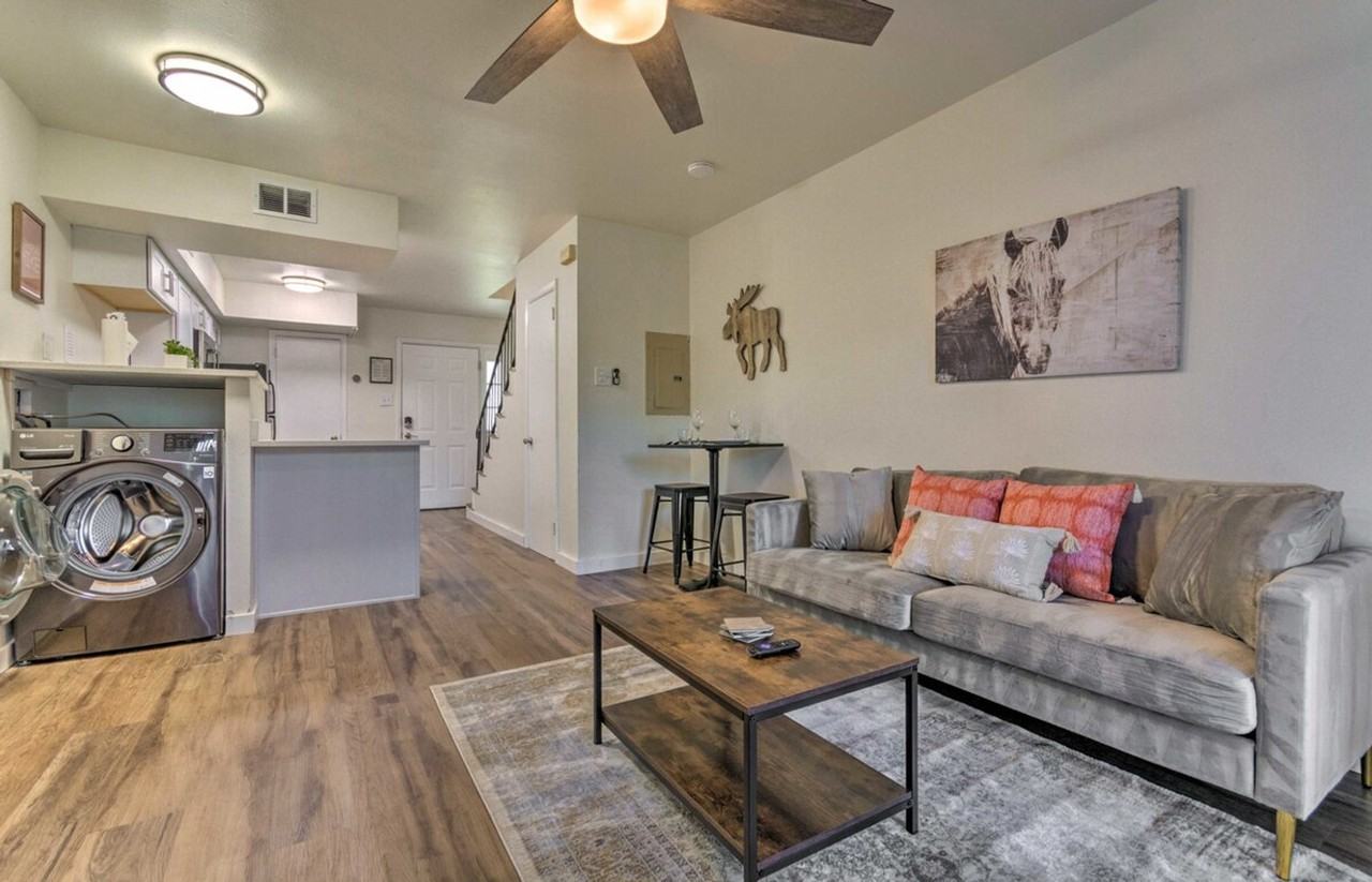 619 S Cedar St #1296519P - Photo 4 of 21