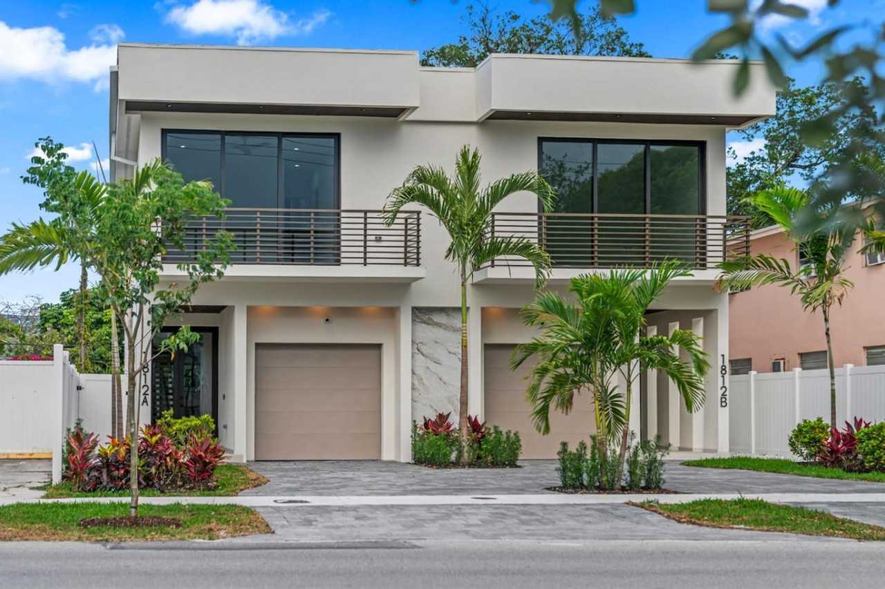 1812 Miami Rd #1369665P - Photo 6 of 37