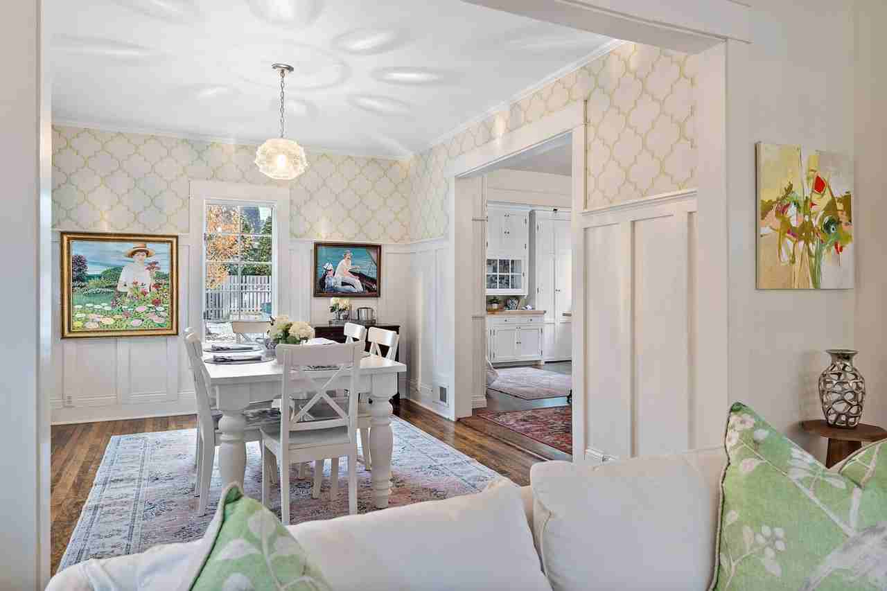 131 Broadway Ave N #1368698P - Photo 6 of 50