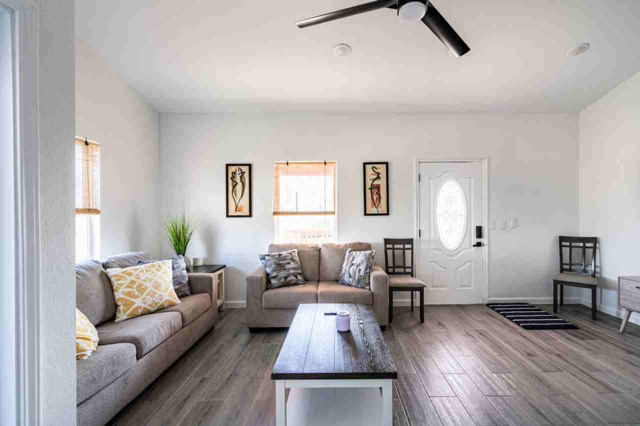 920 17th Street - Photo 4 of 50