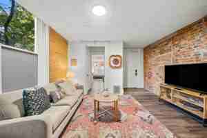 featured image of 242 Mccormick Pl