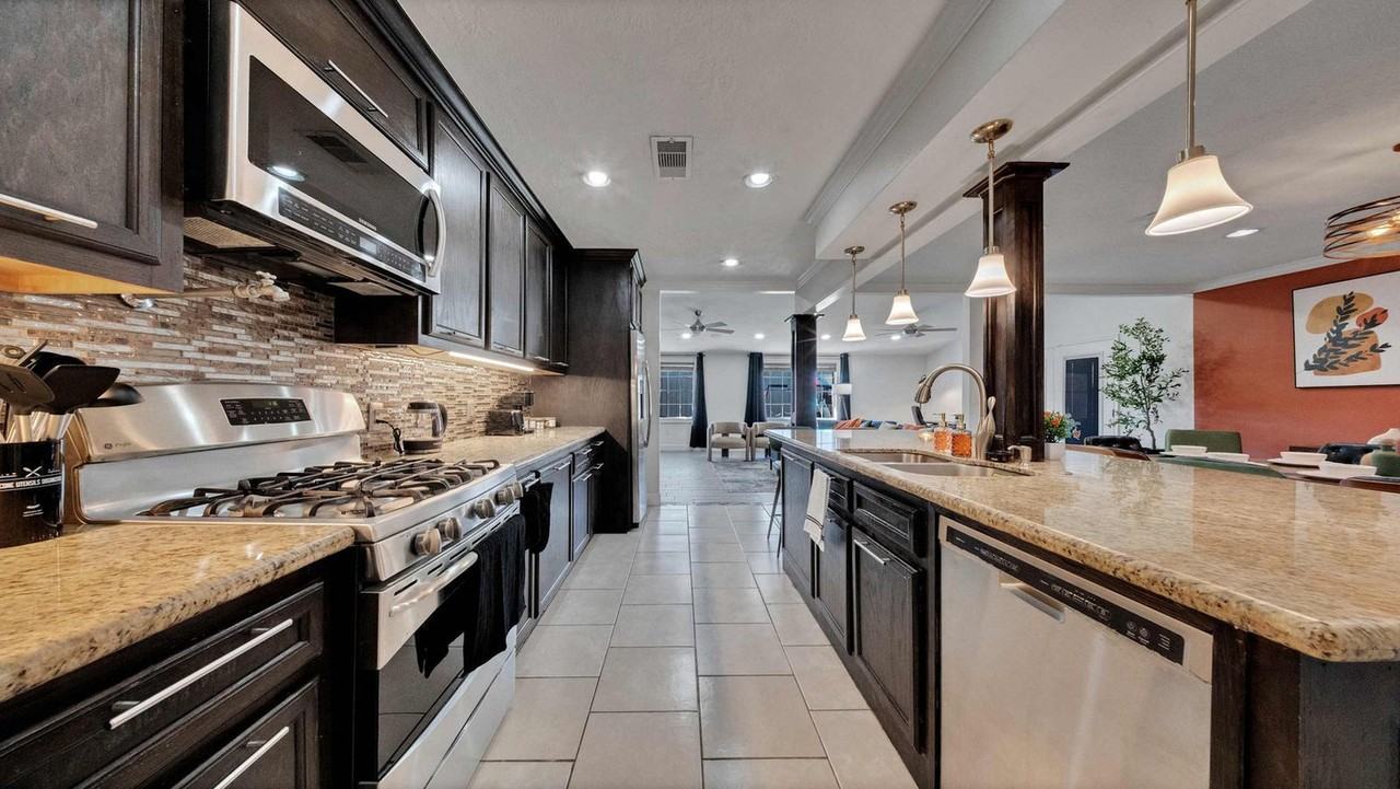 3603 Zoch Ln #1429784P - Photo 5 of 39