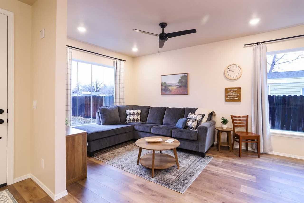 717 East Elgin Street - Photo 2 of 46