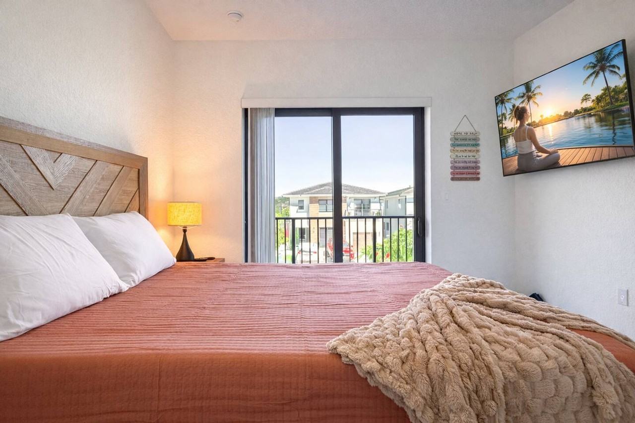 1163 Nw 2nd St #1463285P - Photo 7 of 43