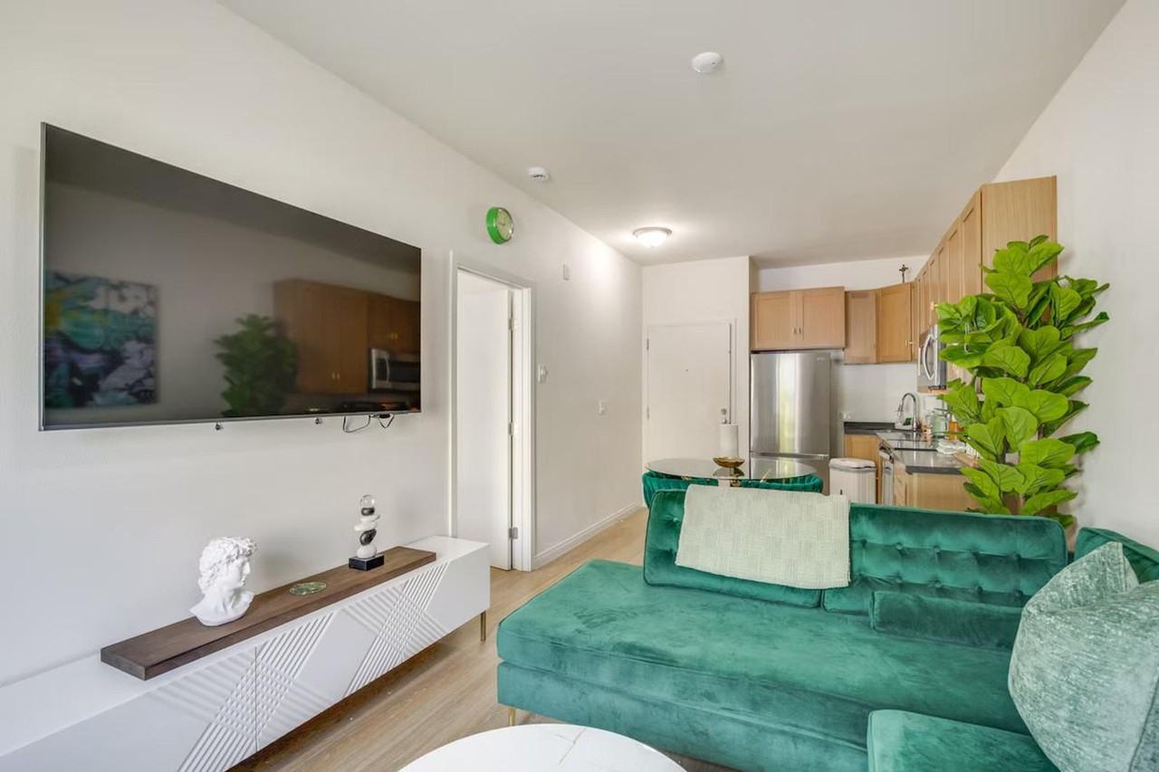 2658 Broadway #1307919P - Photo 4 of 22