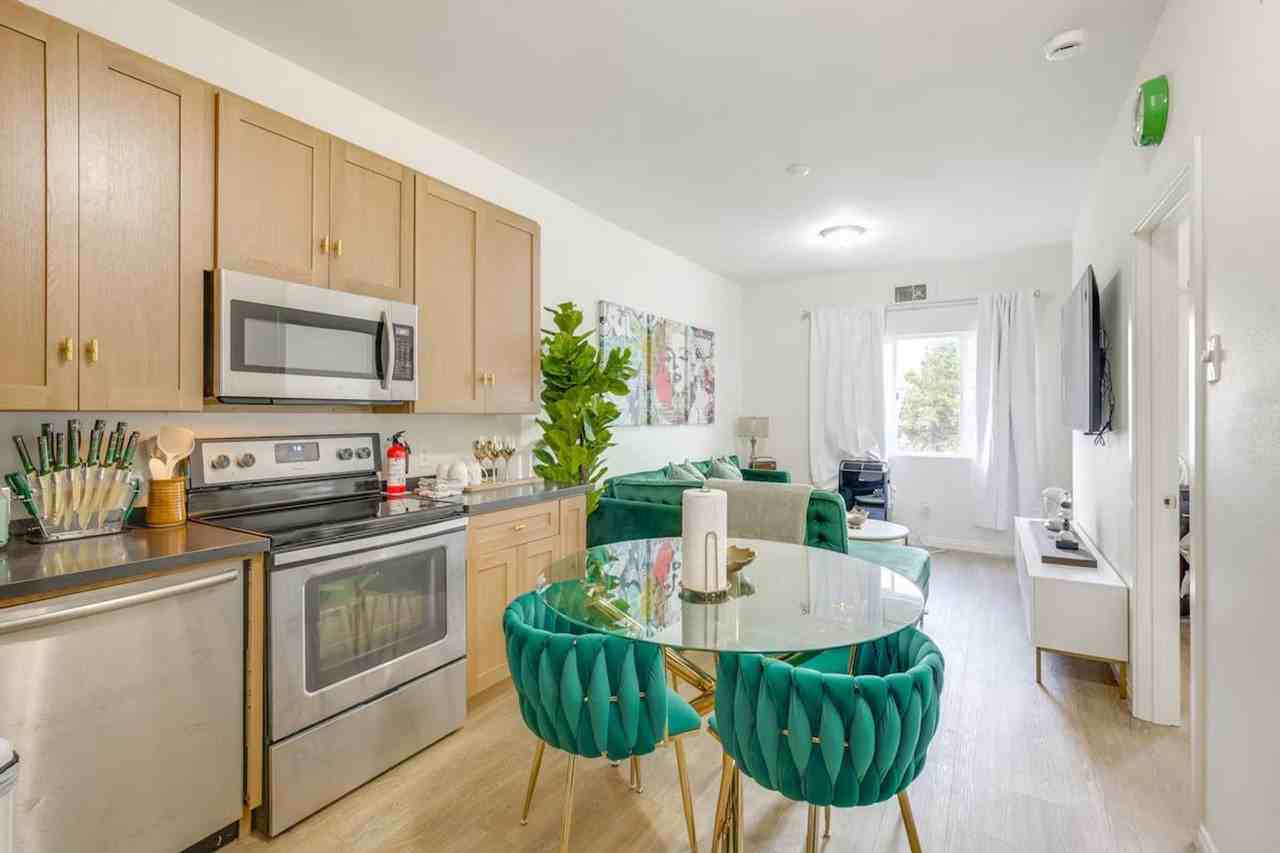 2658 Broadway #1307919P - Photo 5 of 22