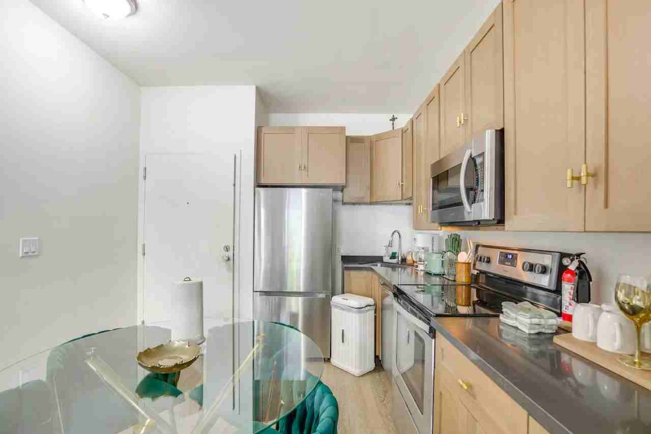 2658 Broadway #1307919P - Photo 7 of 22