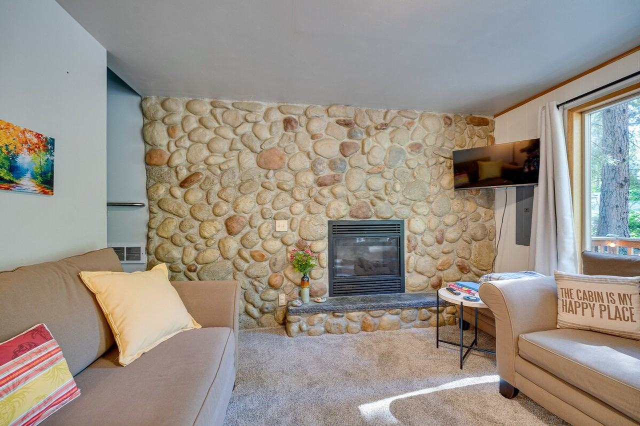 22403 Shetland Rd #1385970P - Photo 2 of 28