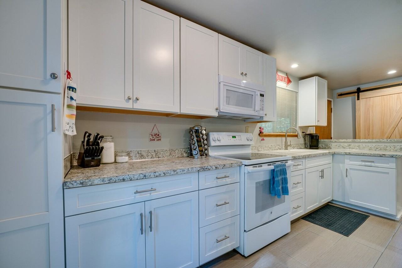 22403 Shetland Rd #1385970P - Photo 7 of 28