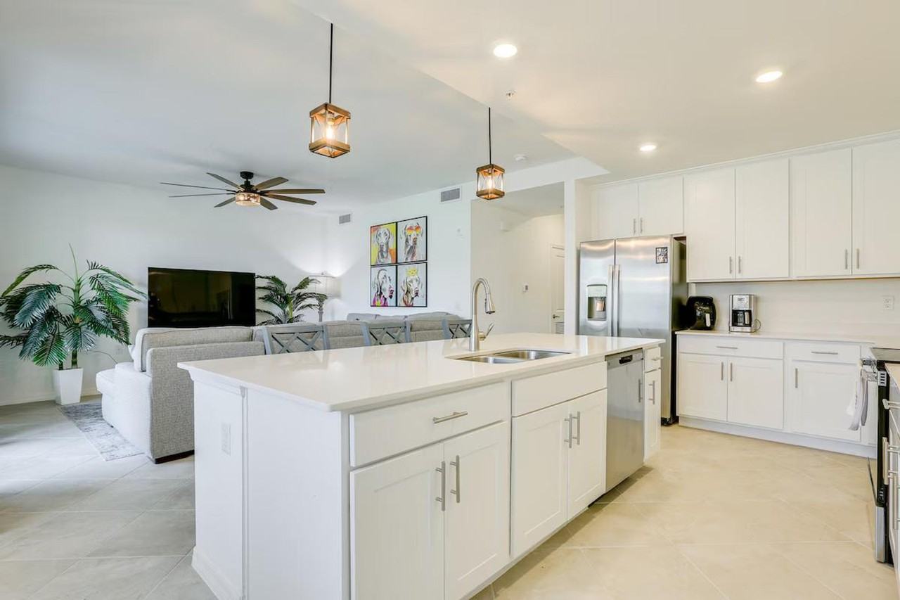 18461 Copperhead Ct N #1386078P - Photo 4 of 25