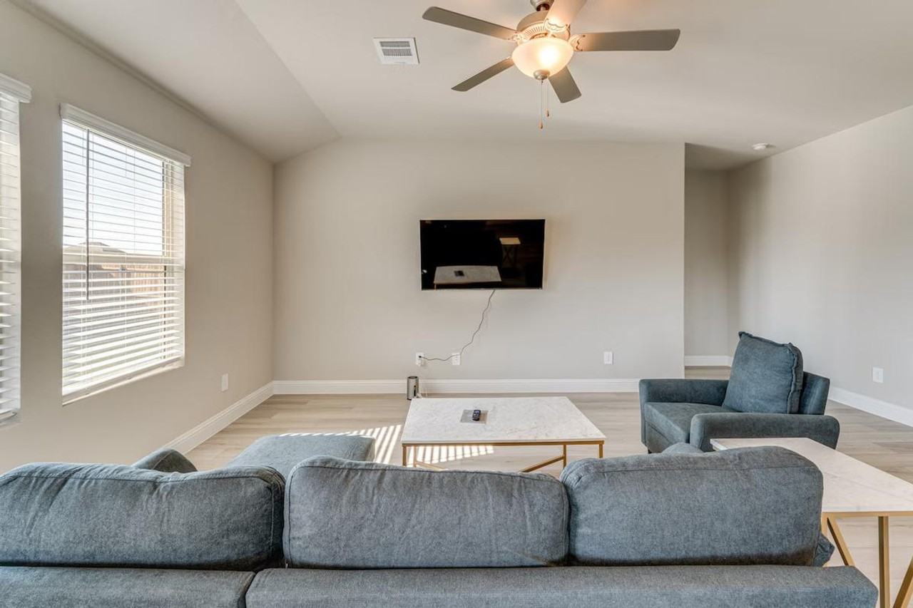 723 Williams Way #1385583P - Photo 3 of 30